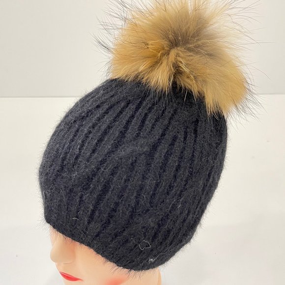 Knit Cable Beanie with Real Fox Fur Pom - Picture 1 of 1